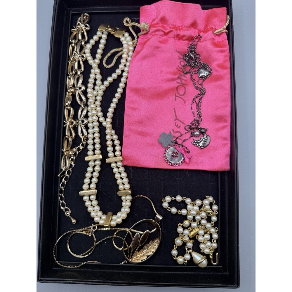 Signed Vintage Jewelry Lot of 5 – Betsy Johnson + Faux Pearl Necklaces #998